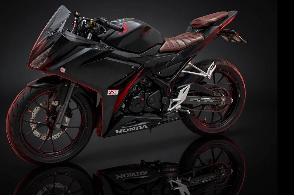 Honda คาเฟ่เรเซอร์